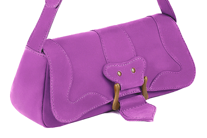 Handcrafted women's small luxurious elegant handbag in premium mauve purple leather. Perfect for elevated everyday style.   
                Choose from our luxurious collections of leather and fabric to perfectly match your handbags to your outfits.